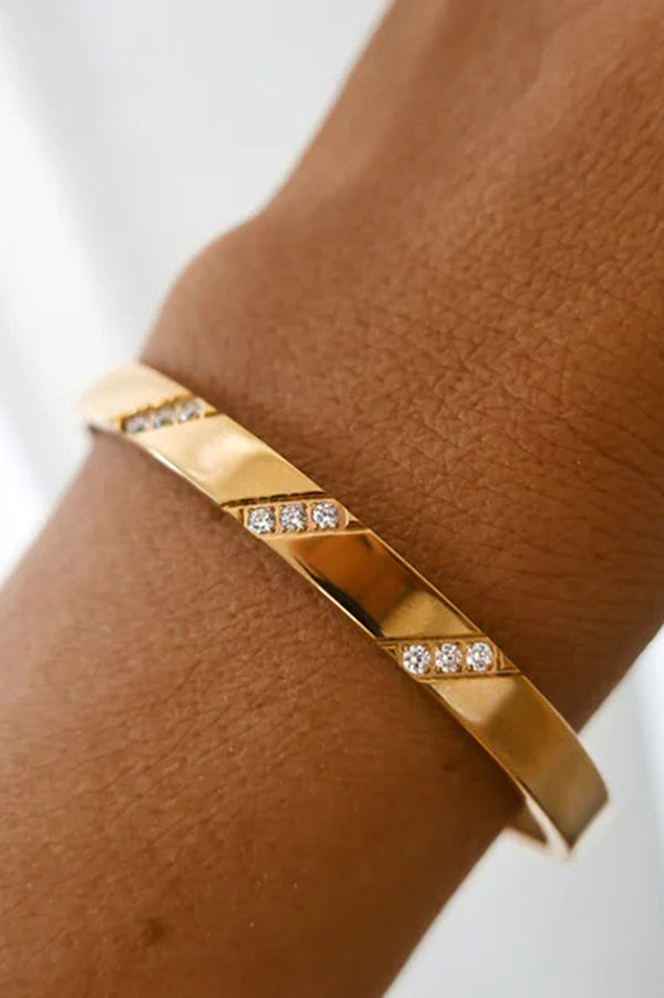 Retro Fashion Stainless Steel Gold Bracelet