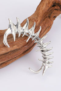 Thorn Spine Skeleton Mechanical Wind Earhook