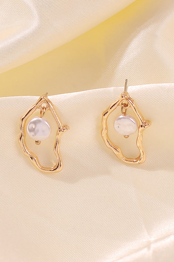 Fashionable Irregular Pearl Earrings