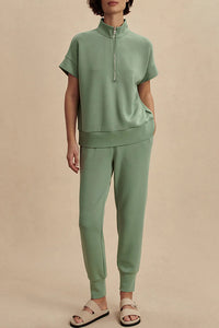 Comfortable and Relaxed Zip-up Short Sleeve Sweatshirt and Elastic Waist Pocket Stretch Pants Set