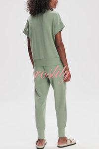 Comfortable and Relaxed Zip-up Short Sleeve Sweatshirt and Elastic Waist Pocket Stretch Pants Set