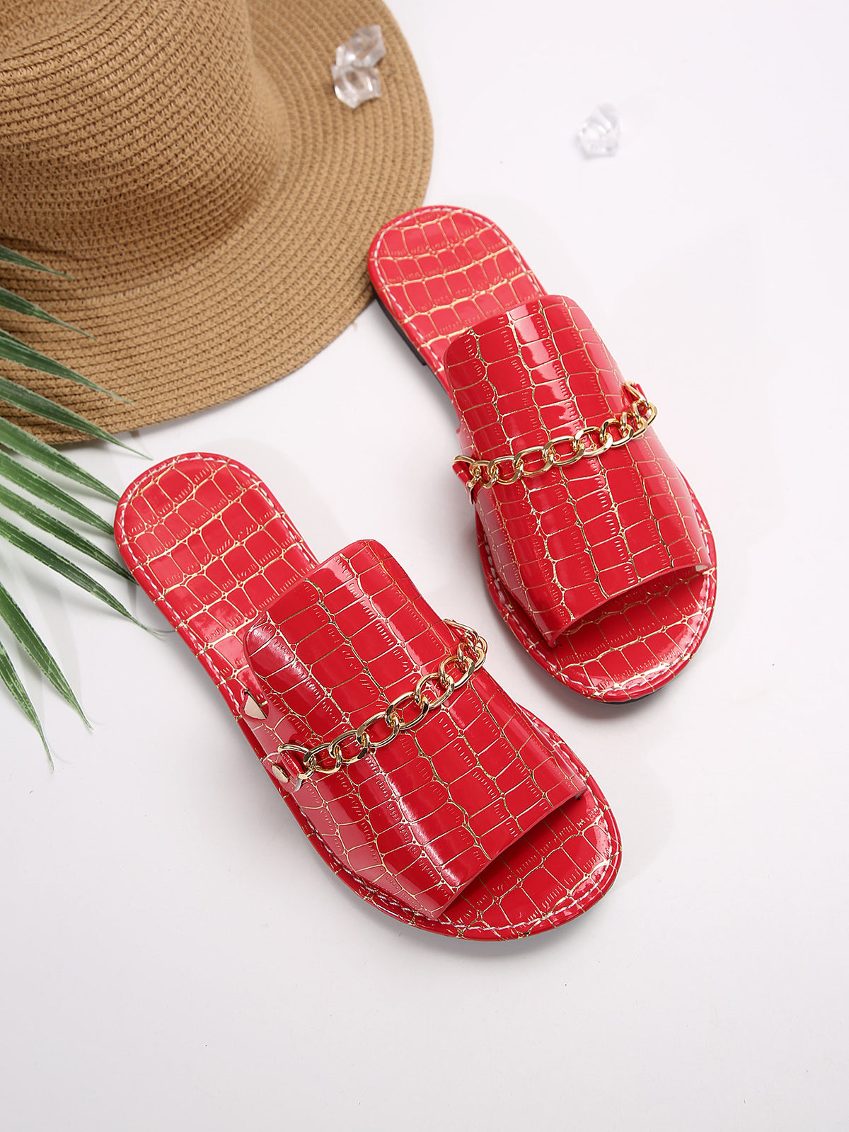 Casual Flat Beach Sandals with Chain Accessories