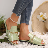 Casual Flat Beach Sandals with Chain Accessories